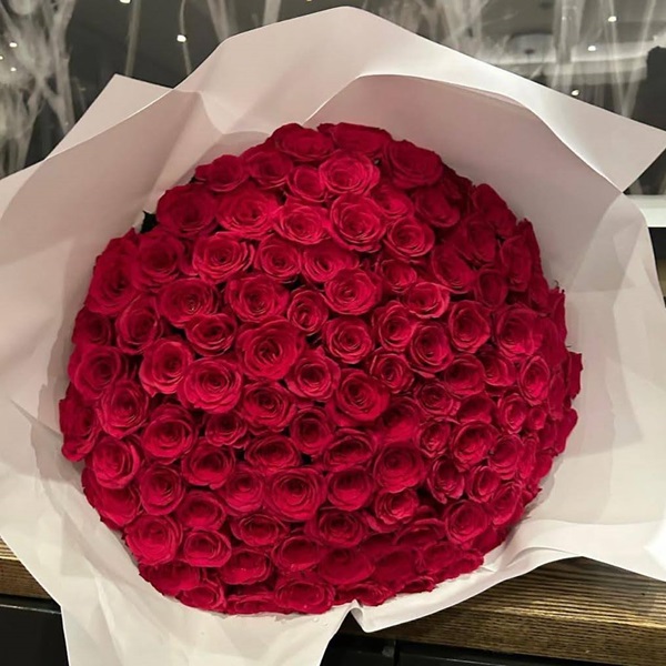 120 red roses bouquet